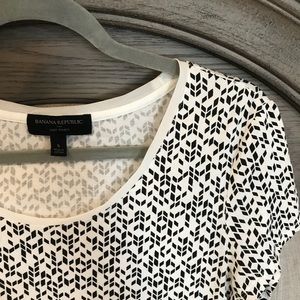 Banana Republic Luxe Touch T - Small